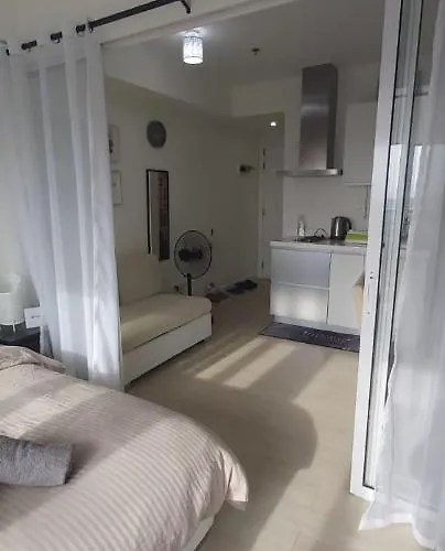 Azure Urban Residences Bed & Breakfast