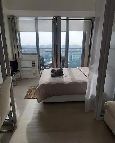 Azure Urban Residences Bed & Breakfast